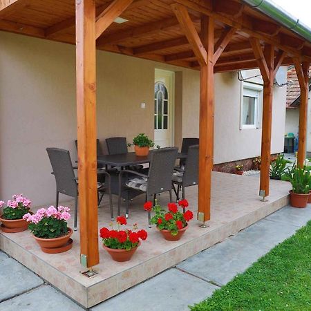 Holiday Home In Balatonkeresztur 19455 外观 照片