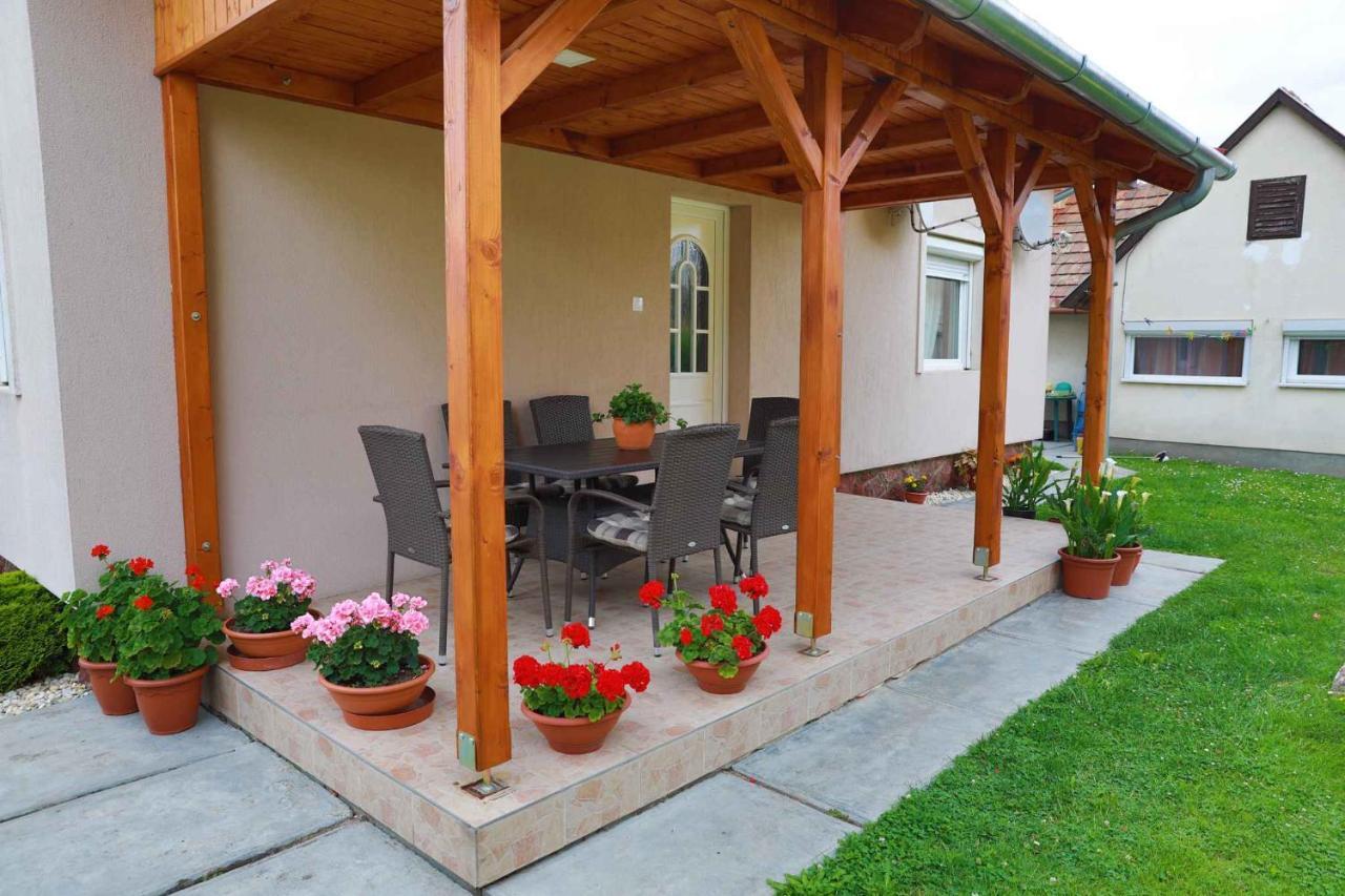Holiday Home In Balatonkeresztur 19455 外观 照片